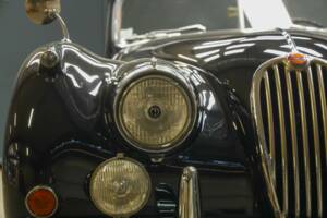 Image 37/50 of Jaguar XK 140 DHC (1955)