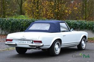 Image 25/50 of Mercedes-Benz 250 SL (1966)