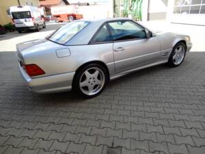 Image 30/35 of Mercedes-Benz SL 500 (2000)