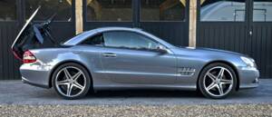 Image 15/50 of Mercedes-Benz SL 500 (2008)