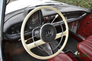 Image 14/47 of Mercedes-Benz 190 c (1963)