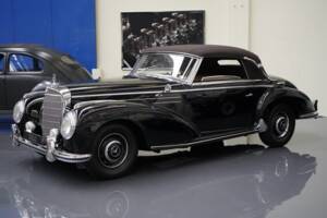 Image 3/10 of Mercedes-Benz 300 S Cabriolet A (1953)