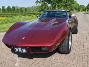 Image 8/8 of Chevrolet Corvette Stingray (1976)