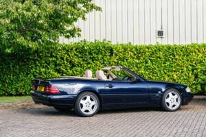 Image 9/50 of Mercedes-Benz SL 600 (2000)