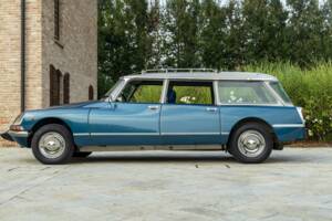 Bild 4/50 von Citroën DS 23 Break (1973)