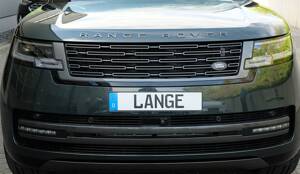 Image 32/61 of Land Rover Range Rover D350 (2025)