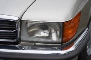 Image 15/17 of Mercedes-Benz 420 SL (1986)