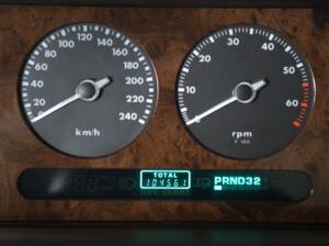 Bild 35/37 von Jaguar Sovereign 3.6 (1988)