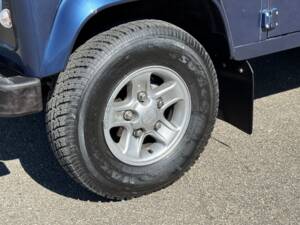 Bild 6/55 von Land Rover Defender 90 Heritage (2006)