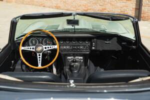 Bild 48/50 von Jaguar E-Type (1968)