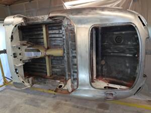 Image 58/74 of Jaguar E-Type 3.8 Flat Floor (1961)