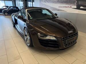 Afbeelding 7/20 van Audi R8 V10 Spyder (2012)