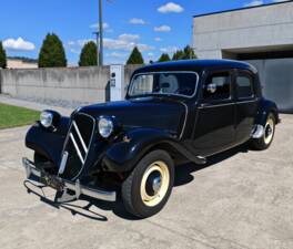 Image 2/47 of Citroën Traction Avant 11 B (1955)