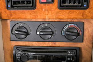 Bild 24/50 von MG RV8 (1993)