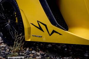 Image 7/21 of Lamborghini Aventador LP 750-4 SV (2016)