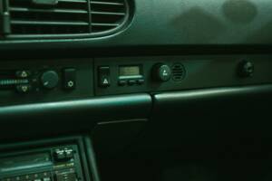 Image 30/45 of Porsche 944 S2 (1989)