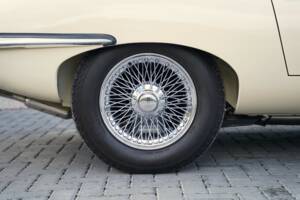 Imagen 35/50 de Jaguar E-Type (1969)