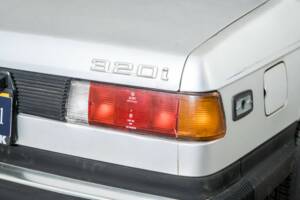 Bild 34/50 von BMW 320i (1981)