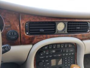 Image 46/71 of Daimler Super V8 (2000)