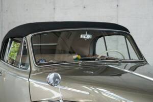 Immagine 36/50 di BMW 502 Baur (1955)