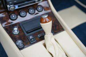 Bild 33/50 von Aston Martin V8 Zagato Vantage Volante (1990)