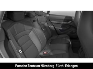 Image 13/16 of Porsche Taycan 4S (2025)
