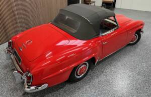 Image 7/8 of Mercedes-Benz 190 SL (1962)