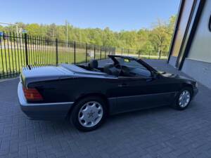 Image 15/46 of Mercedes-Benz SL 320 (1995)