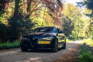 Image 16/24 de Alfa Romeo Giulia Quadrifoglio (2018)