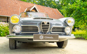 Image 28/77 of Alfa Romeo 2600 Spider (1963)