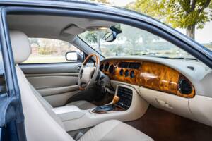 Bild 8/27 von Jaguar XKR (2001)