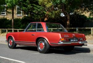 Image 10/33 of Mercedes-Benz 280 SL (1970)