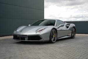 Image 11/50 of Ferrari 488 GTB (2017)