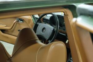 Image 31/50 de Mercedes-Benz 350 SE (1975)