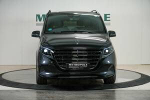 Image 13/50 de Mercedes-Benz V 300 d (2025)
