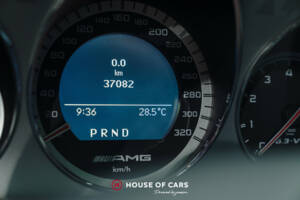 Afbeelding 23/24 van Mercedes-Benz C 63 AMG T (2010)