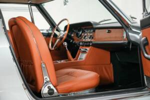 Bild 8/50 von Ferrari 330 GT (1965)