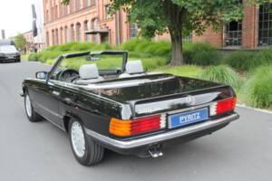 Image 18/20 de Mercedes-Benz 500 SL (1986)