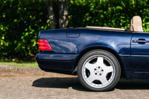 Image 36/50 of Mercedes-Benz SL 600 (2000)
