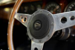 Image 42/50 de Jaguar Mk II 3.8 (1966)