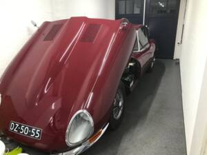 Image 8/9 de Jaguar Type E (2+2) (1967)