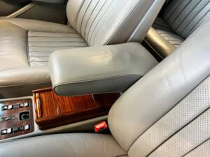 Image 19/64 of Mercedes-Benz 280 SE (1983)