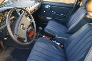 Image 22/22 of Mercedes-Benz 240 TD (1981)