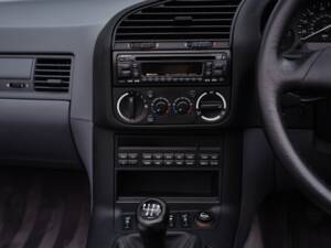 Image 43/50 de BMW 328i (1995)