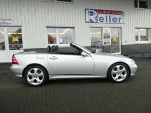 Bild 8/17 von Mercedes-Benz SLK 230 Kompressor (2003)