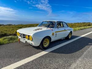 Image 15/99 of Alfa Romeo Giulia 1750 GT Am (1971)