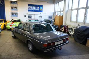 Image 10/36 de Mercedes-Benz 280 E (1982)