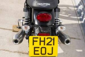 Immagine 30/42 di Triumph Street Twin Bonneville (2021)