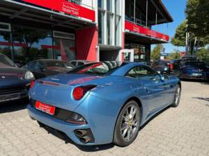 Immagine 37/42 di Ferrari California (2011)