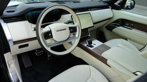Image 35/61 of Land Rover Range Rover D350 (2025)